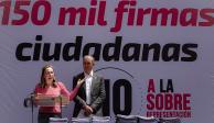 Ana Lucía Medina, fundadora de Sociedad Civil México, ayer en la entrega de firmas.