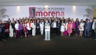 Claudia Sheinbaum con los próximos legisladores de Morena,