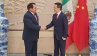 Joaquín Díaz Mena se reúne con Zhang Run, embajador de China en México.