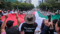 Manifestantes en contra de la reforma al PJ, ayer.