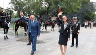 Andrés Manuel López Obrador y Claudia Sheinbaum, ayer en Chapultepec.