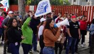 Trabajadores del Poder Judicial, durante una protesta ante la Cámara de Diputados, el martes.