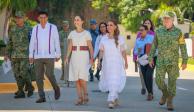 De izq. a der., el almirante Raymundo Morales, Salomón Jara, Claudia Sheinbaum, Evelyn Salgado, Rosa Icela Rodríguez 
y el general Ricardo Trevilla.