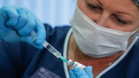 CDMX urge a población a vacunarse contra COVID-19