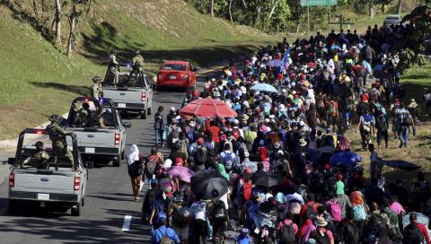 Se triplica captura de migrantes aquí; “México la hace de muro de EU”: ONG.