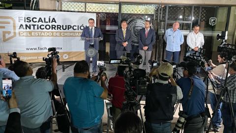 Fiscalía Anticorrupción asegura dos viviendas en Ciudad Juárez donde reside el alcalde con licencia Cruz Pérez Cuéllar