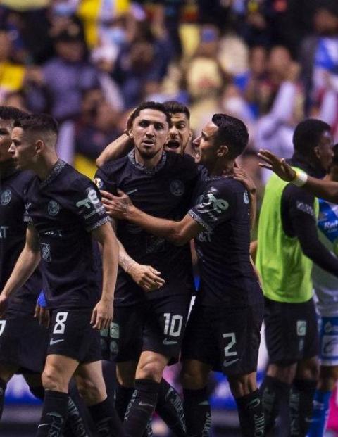 Jugadores del América festejan un gol contra el Puebla en los cuartos de final de la Liga MX.