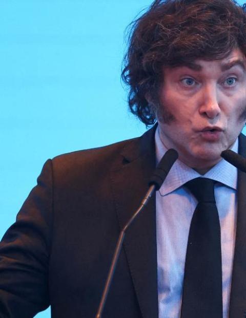 Colombia expulsa a diplomáticos argentinos por dichos de Milei contra Petro.