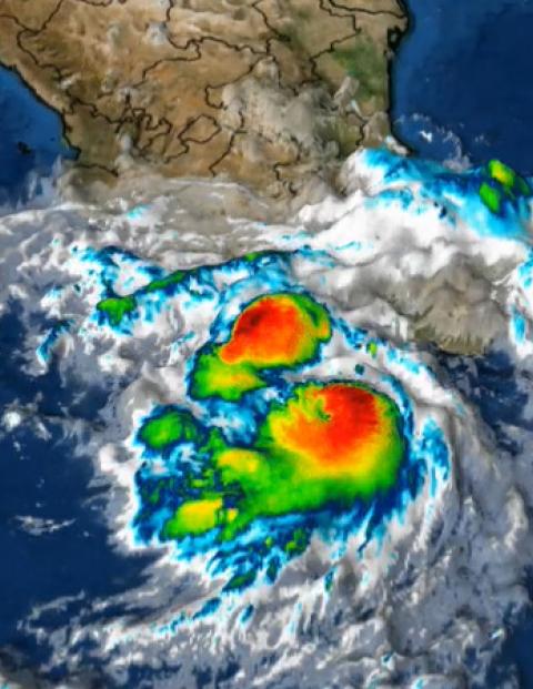 "Bonnie" se intensifica a huracán categoría 2 en la escala de Saffir-Simpson, informa Conagua.