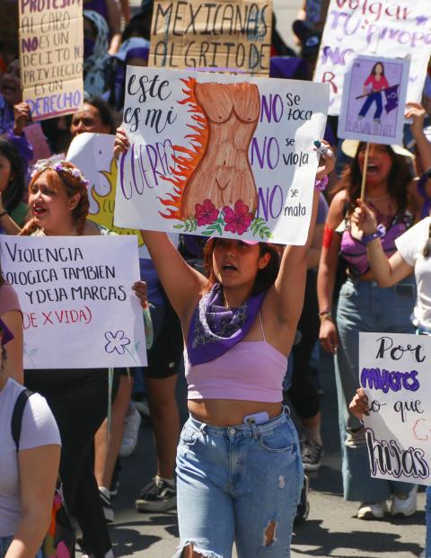 Mujeres, durante la protesta del 8 de marzo en la Ciudad de México.