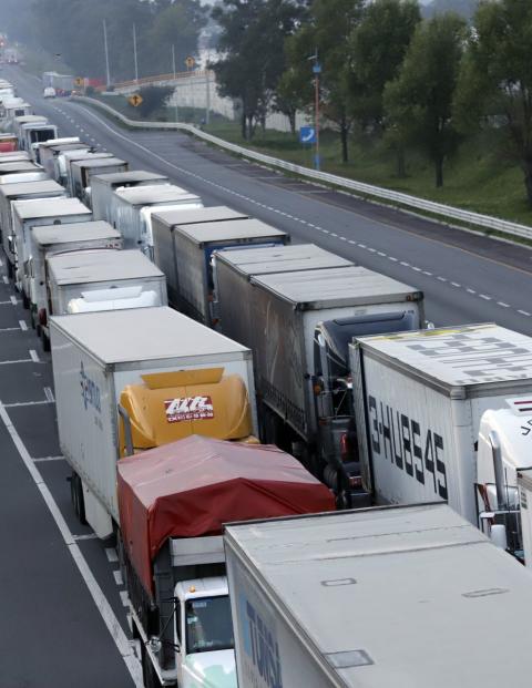 Tráfico en la autopista México-Puebla.