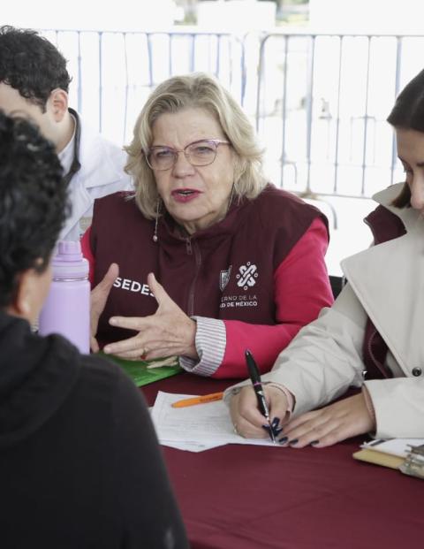 La secretaria de Salud local, Nadine Gasman, ayer, en el Zócalo.