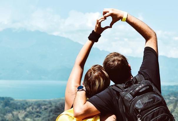 Para las parejas aventureras lo mejor es un  viaje por lugares románticos.