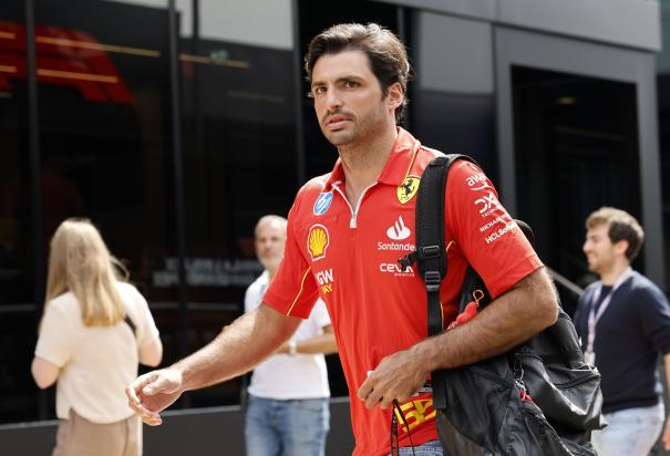 Carlos Sainz dejará Ferrari después de tres campañas para correr con Williams.