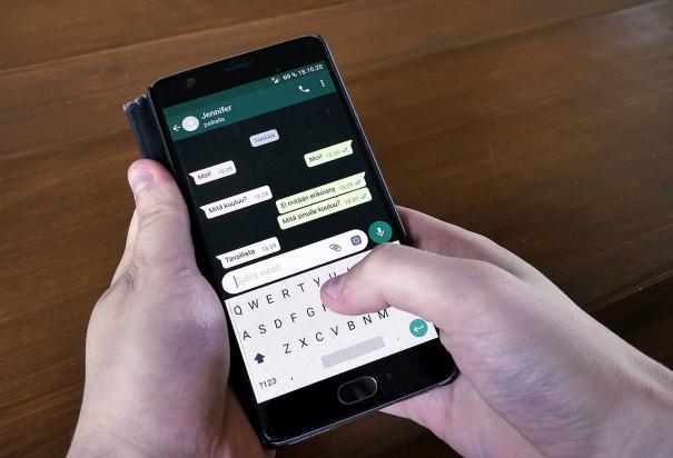 WhatsApp también ha brindado opciones de privacidad como la de desactivar "palomitas azules".