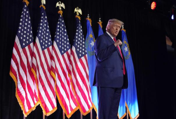 El exmandatario Donald Trump frente a simpatizantes en Las Vegas, en un evento la semana pasada.