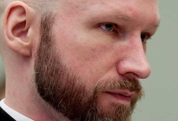 Asesino en masa noruego Breivik demanda al estado por aislamiento "extremo": abogado