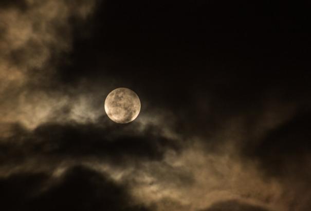 Conoce si babrá Luna llena este mes, según el calendario lunar de septiembre 2023