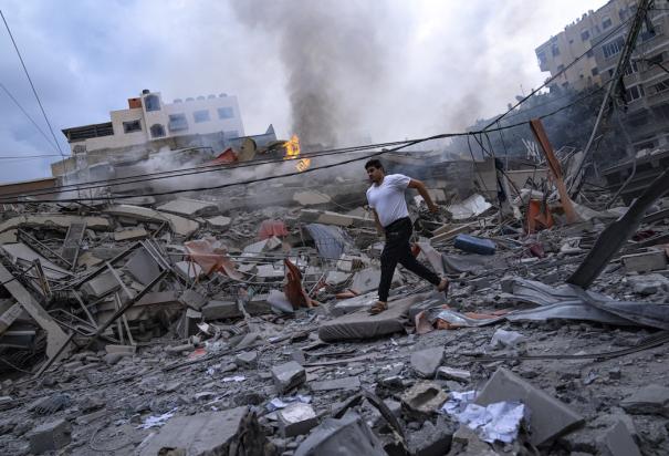 Un vecindario en escombros en Gaza, ayer.