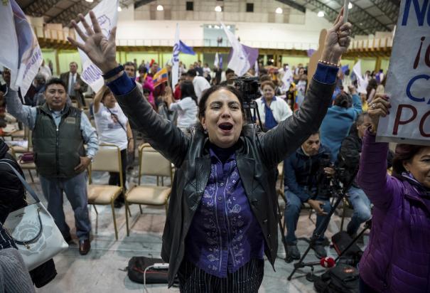 Simpatizante de Noboa celebran el resultado electoral, ayer.