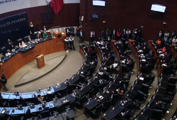 En el Senado, Morena y aliados avalan en lo general reforma a Ley de Amparo