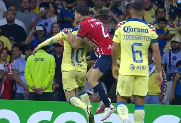 América y Chivas viven un gran Clásico.