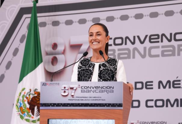 Claudia Sheinbaum reconoció a la Asociación de Bancos de México (ABM) por realizar su convención nacional en Acapulco, Guerrero tras el paso del huracán OTIS