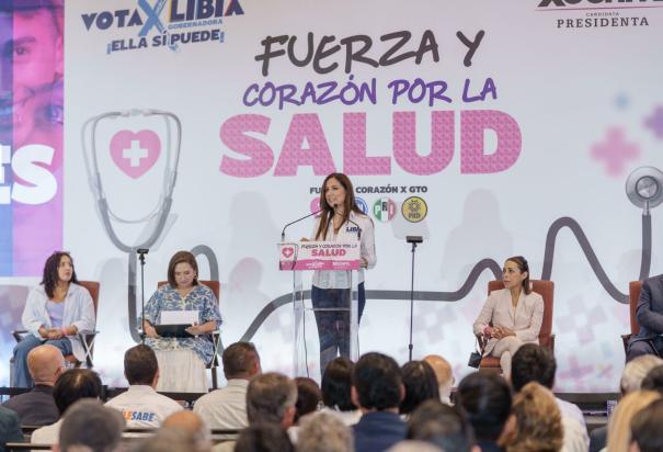 "Libia Dennise García Muñoz Ledo expone planes para fortalecer el Sistema de Salud de Guanajuato junto a Xóchitl Gálvez.
