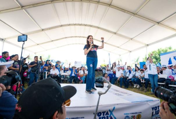 Vamos por más apoyos a las mujeres y al campo abasolense: Libia Dennise García Muñoz Ledo.