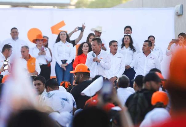 Pablo Lemus realiza primer cierre regional de campaña estatal en Autlán de Navarro.