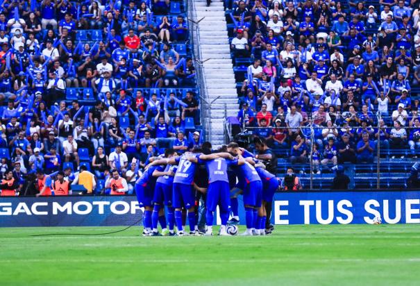 Cruz Azul antes de un partido de la Liga MX