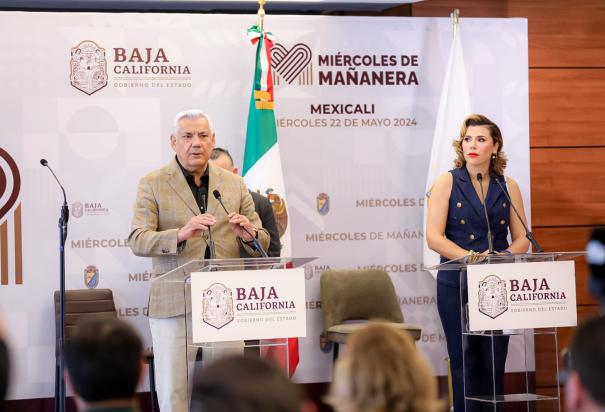 Autoridades en el estado constitucional de Bjaa California.