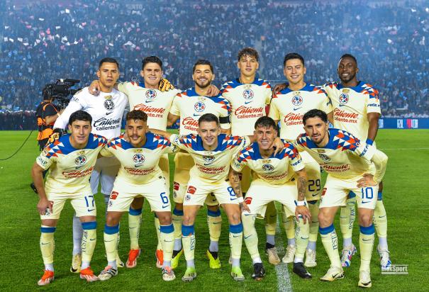 Jugadores del América antes de la final de ida ante Cruz Azul del Clausura 2024 de la Liga MX