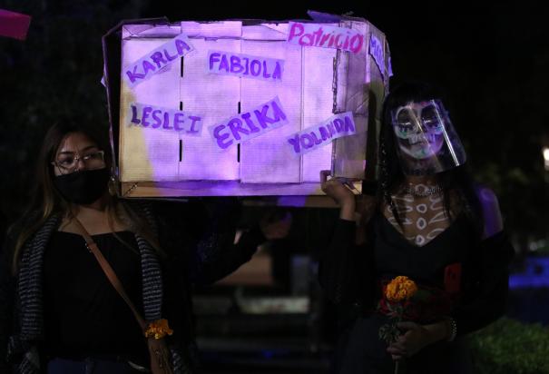 Marcha feminista en contra de los feminicidios en Coahuila, en 2020.