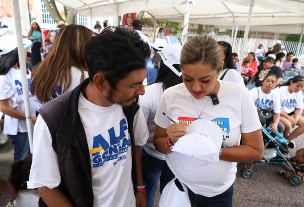 Alfa González cerró su campaña en el Ajuste medio.