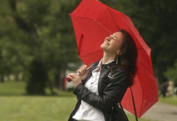 ¿Qué usar en la lluvia? 3 tipos de paraguas que te van a salvar