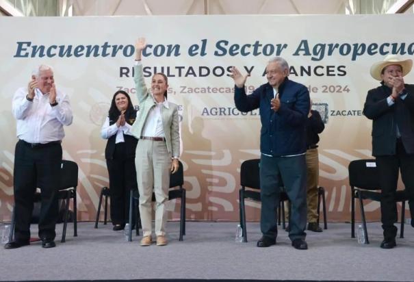 "Nos adelantamos a las consecuencias de un entorno global complicado, al priorizar apoyos directos, oportunos y sin corrupción a pequeños productores agrícolas, ganaderos, acuícolas y pesqueros", señaló Víctor Villalobos.