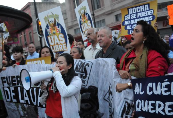 Integrantes de la UAS durante una protesta en el Zócalo de la Ciudad de México, el pasado 16 de julio.