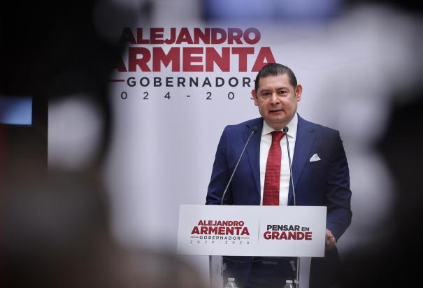 Alejandro Armenta destaca la capacitación de presidentes municipales en manejo presupuestal.