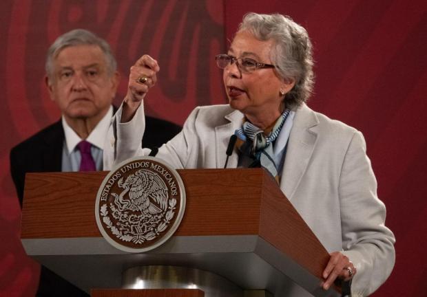 Andrés Manuel López Obrador, presidente dae México, acompañado de Olga Sánchez Cordero, secretaria de Gobernación, el 29 de julio de 2020.