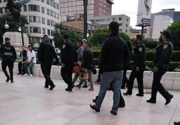 Boleros detenidos en Bellas Artes