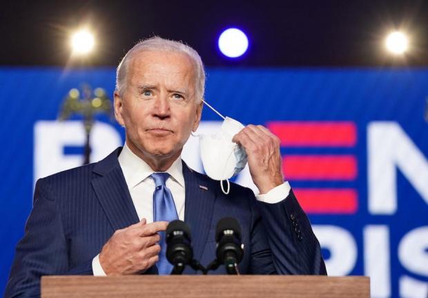 Joe Biden emite un mensaje a la nación, ayer, en Delaware.