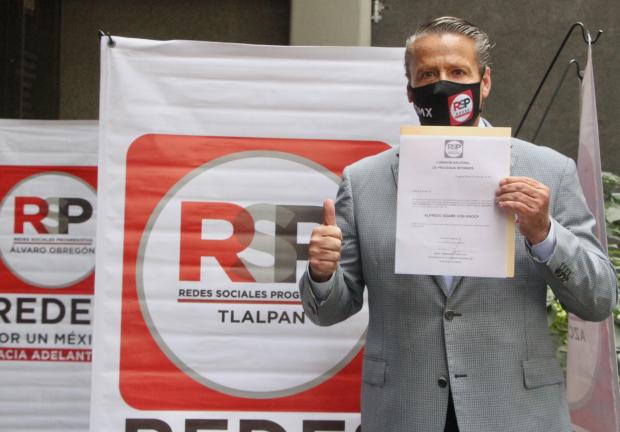 Alfredo Adame, al acudir al preregistro interno de candidatos del partido Redes Sociales Progresistas en la Ciudad, el pasado 15 de enero.