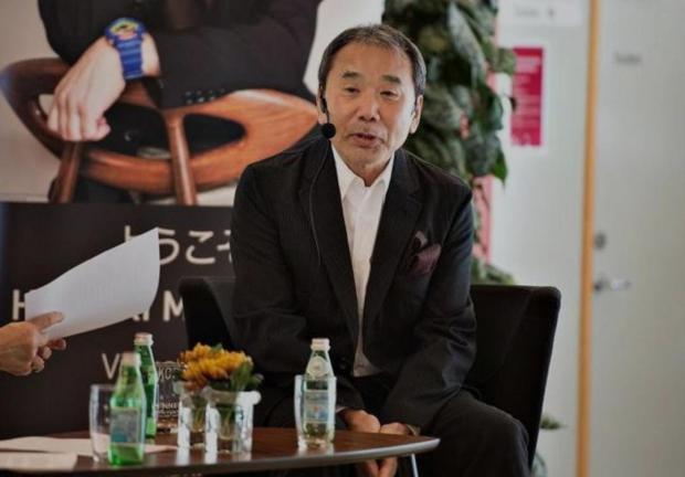El escritor Haruki Murakami publicó su nueva novela en abril.