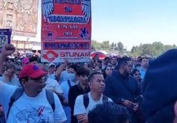 Integrantes del Sindicato de Trabajadores de la UNAM (STUNAM) advirtieron sobre el estallamiento de una huelga de no cumplirse el aumento salarial del 20 por ciento que exigen en el marco de la renovación de la Rectoría.