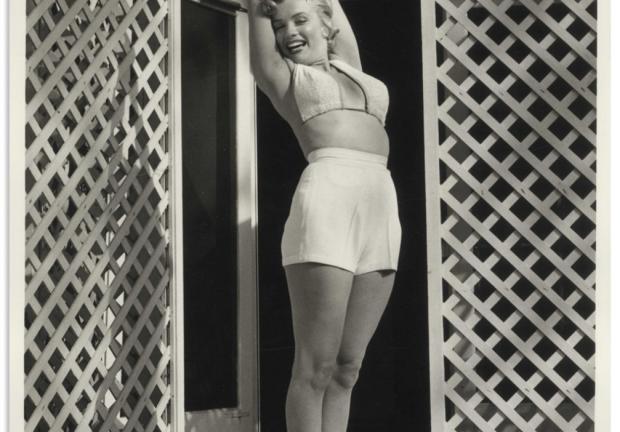 Marilyn Monroe retratada por Andre de Dienes en 1953 durante el rodaje de una película.