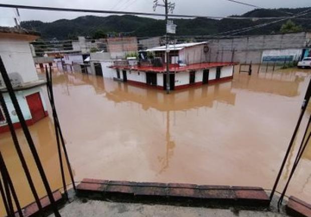 Amanece San Cristóbal de las Casas, Chiapas bajo el agua, el 4 de junio de 2020.