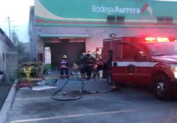 Criminales trataron de incendiar una Bodega Aurrerá en Celaya.