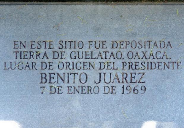 Inscription - Benito Juarez Statue