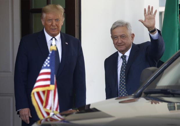 El presidente Donald Trump recibe al presidente de México, Andrés Manuel López Obrador en la Casa Blanca en Washington, el 8 de julio de 2020.